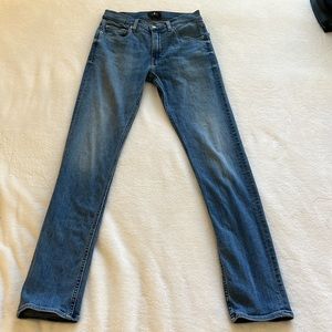 7 for all man kind size 28 jeans. I’m 5’6” for reference